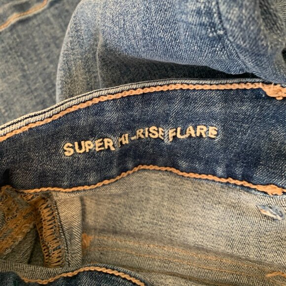 American Eagle Super High Rise Flare Size 10  Regular Jeans Y2K - Picture 8 of 10